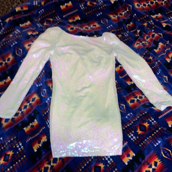 Hey lady’s i am selling a Charlotte Russe dresse, if interested plz message me!! - Picture 1 of 2